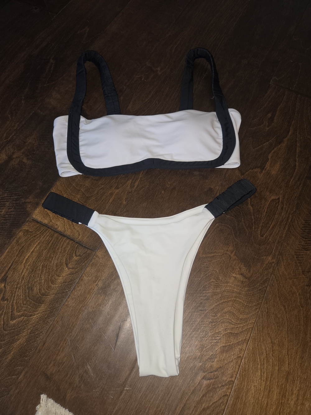 Shein Women’s White and Black Two-Piece Bikini Size Small
